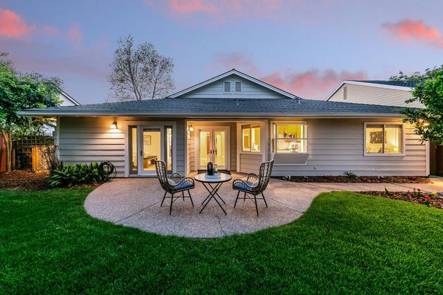 2216 La Mesa Ct, Davis, CA 95618