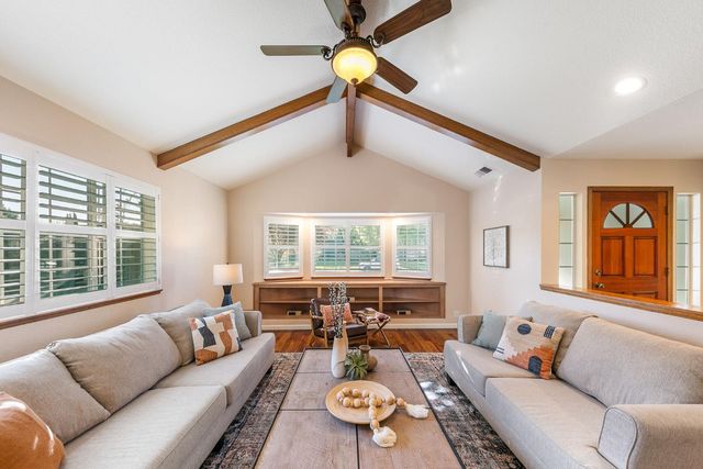 2216 La Mesa Ct, Davis, CA 95618