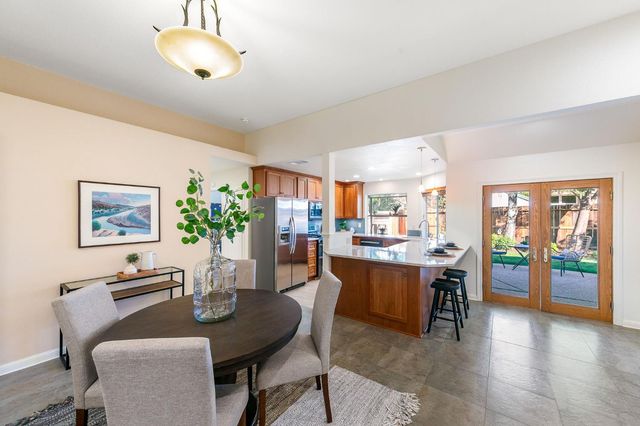 2216 La Mesa Ct, Davis, CA 95618