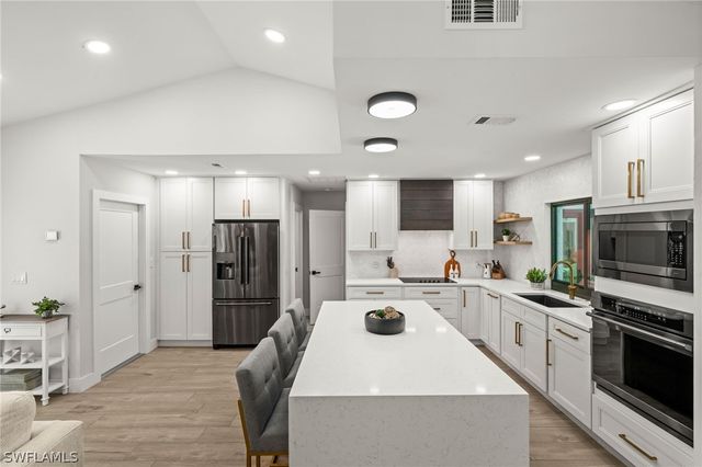 133 Wickliffe DR, Naples, FL 34110