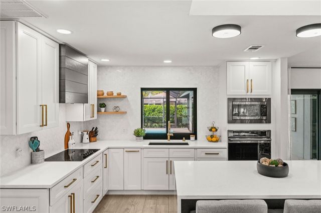 133 Wickliffe DR, Naples, FL 34110