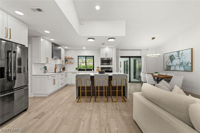 133 Wickliffe DR, Naples, FL 34110