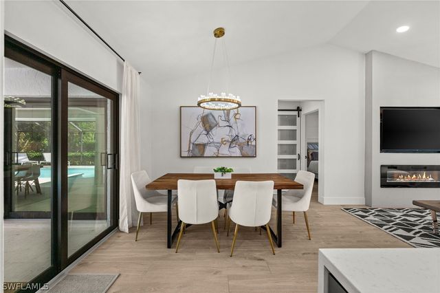 133 Wickliffe DR, Naples, FL 34110