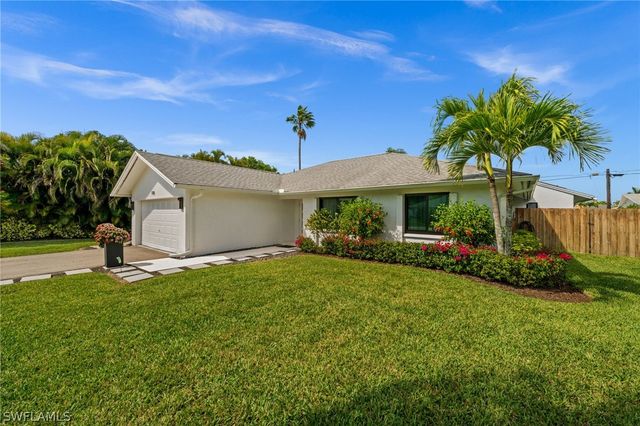 133 Wickliffe DR, Naples, FL 34110