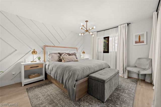 133 Wickliffe DR, Naples, FL 34110