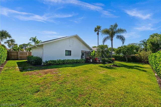 133 Wickliffe DR, Naples, FL 34110