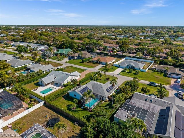 133 Wickliffe DR, Naples, FL 34110