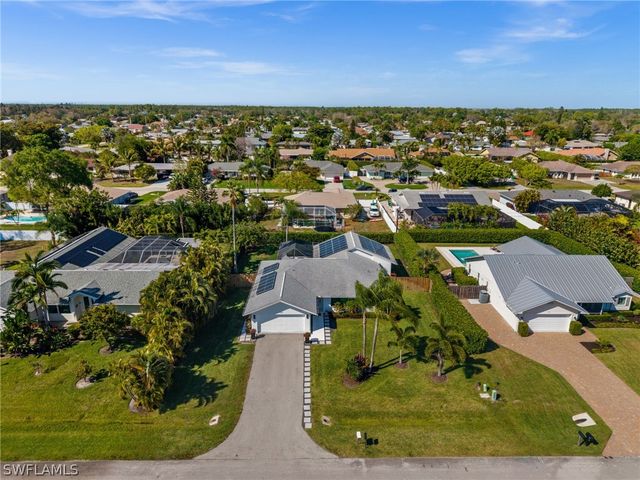 133 Wickliffe DR, Naples, FL 34110