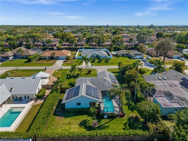 133 Wickliffe DR, Naples, FL 34110