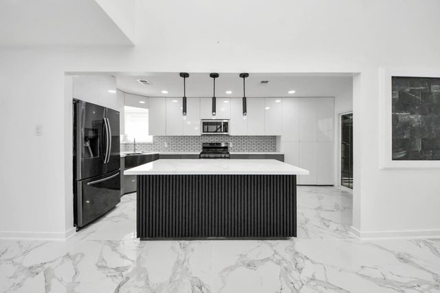 2715 Rolling Glen Drive, Spring, TX 77373