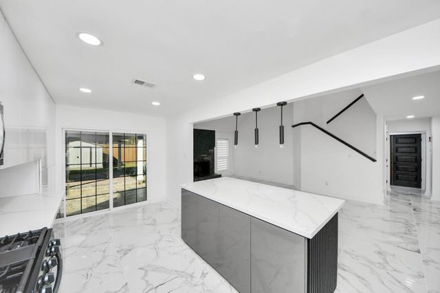 2715 Rolling Glen Drive, Spring, TX 77373