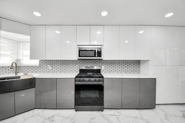 2715 Rolling Glen Drive, Spring, TX 77373