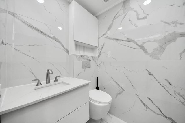 2715 Rolling Glen Drive, Spring, TX 77373