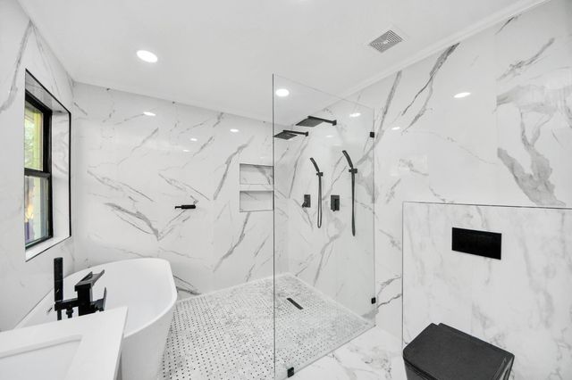 2715 Rolling Glen Drive, Spring, TX 77373