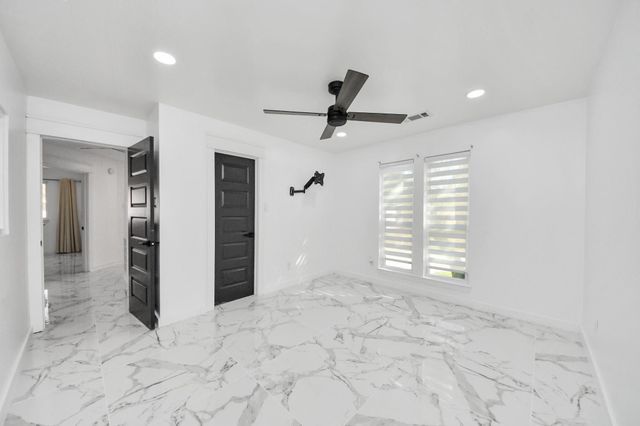 2715 Rolling Glen Drive, Spring, TX 77373