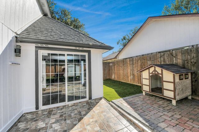 2715 Rolling Glen Drive, Spring, TX 77373