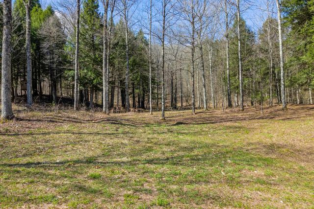 334 Log Cabin Drive, Pomfret, VT 05067