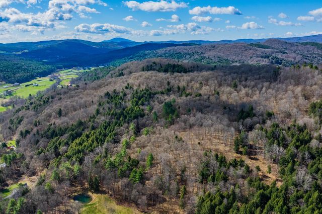 334 Log Cabin Drive, Pomfret, VT 05067