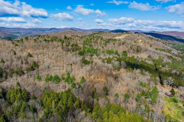 334 Log Cabin Drive, Pomfret, VT 05067