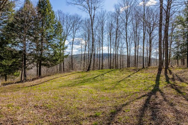334 Log Cabin Drive, Pomfret, VT 05067