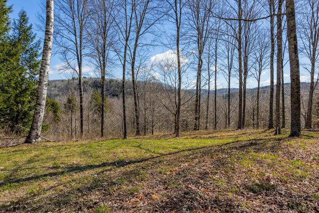 334 Log Cabin Drive, Pomfret, VT 05067