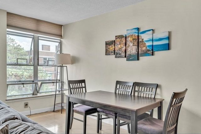 50 Park St 47, Brookline, MA 02446