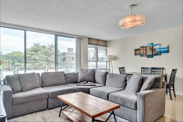 50 Park St 47, Brookline, MA 02446