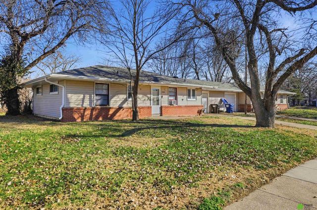 5200 W Craw Street, Lincoln, NE 68524