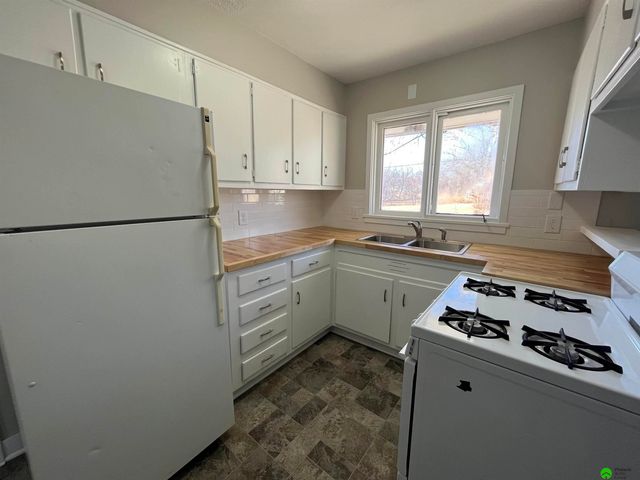 5200 W Craw Street, Lincoln, NE 68524