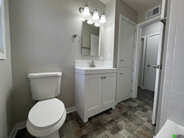 5200 W Craw Street, Lincoln, NE 68524