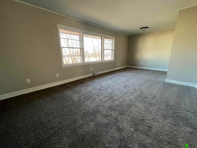 5200 W Craw Street, Lincoln, NE 68524