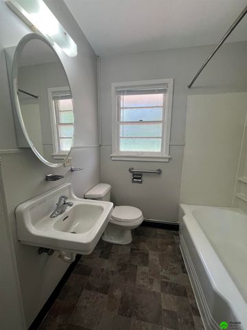 5200 W Craw Street, Lincoln, NE 68524