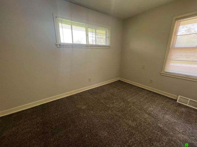 5200 W Craw Street, Lincoln, NE 68524