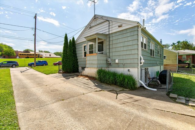 1232 60th Street, Des Moines, IA 50311