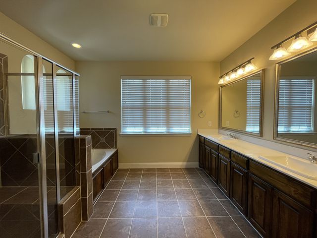 2650 Venice Drive 4, Grand Prairie, TX 75054