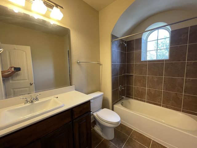 2650 Venice Drive 4, Grand Prairie, TX 75054