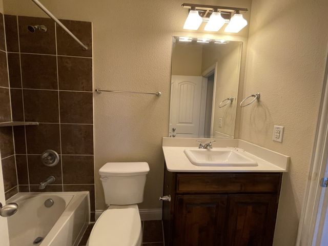 2650 Venice Drive 4, Grand Prairie, TX 75054