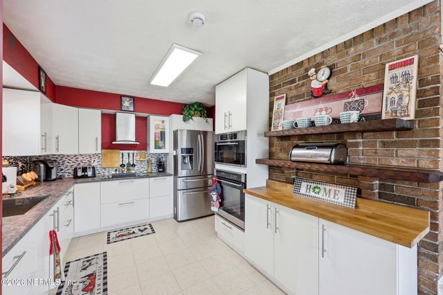 1507 BAY Circle, Orange Park, FL 32073