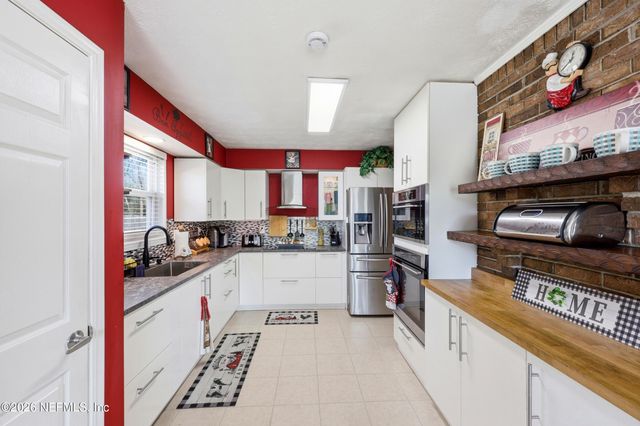 1507 BAY Circle, Orange Park, FL 32073