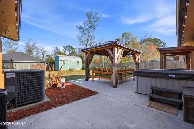 1507 BAY Circle, Orange Park, FL 32073