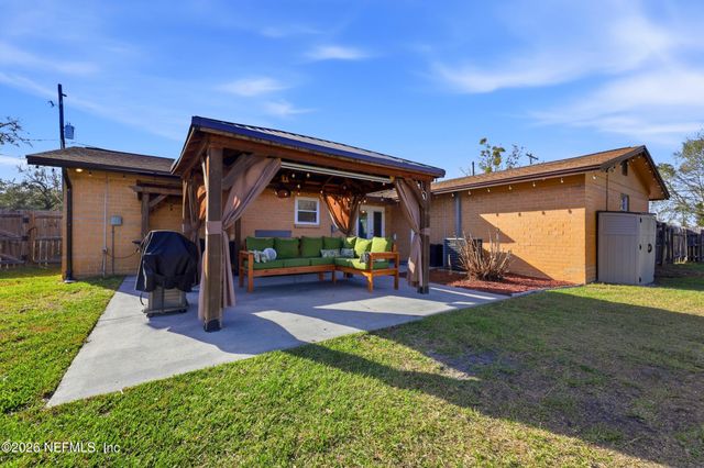 1507 BAY Circle, Orange Park, FL 32073