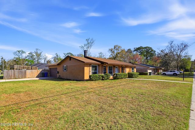 1507 BAY Circle, Orange Park, FL 32073