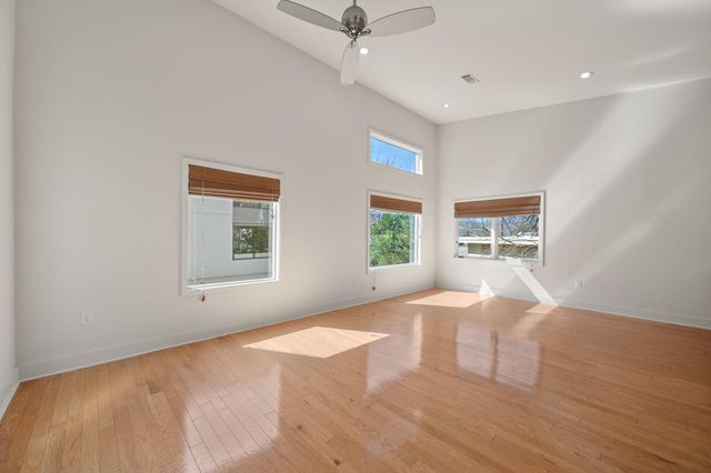 1702 S Lamar BLVD 16, Austin, TX 78704