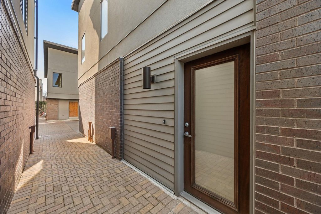 1702 S Lamar BLVD 16, Austin, TX 78704