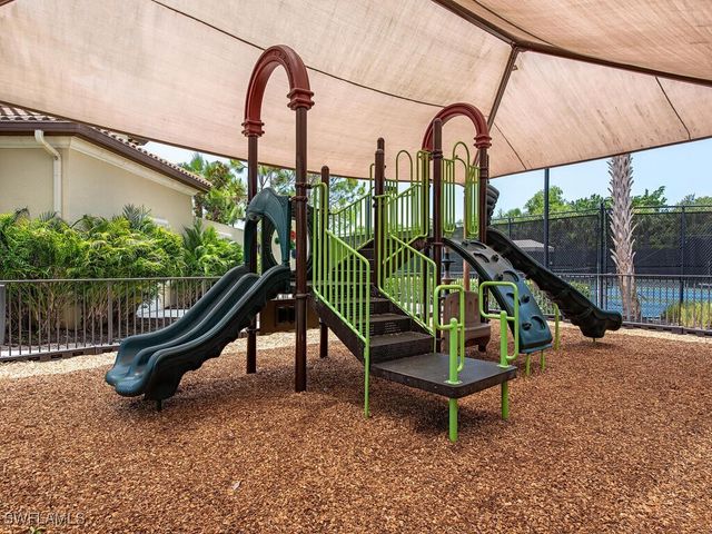 13422 Silktail DR, Naples, FL 34109