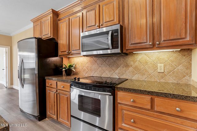 326 Lasalle Court, Flowood, MS 39232