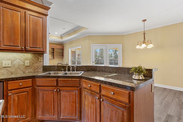 326 Lasalle Court, Flowood, MS 39232