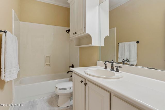 326 Lasalle Court, Flowood, MS 39232