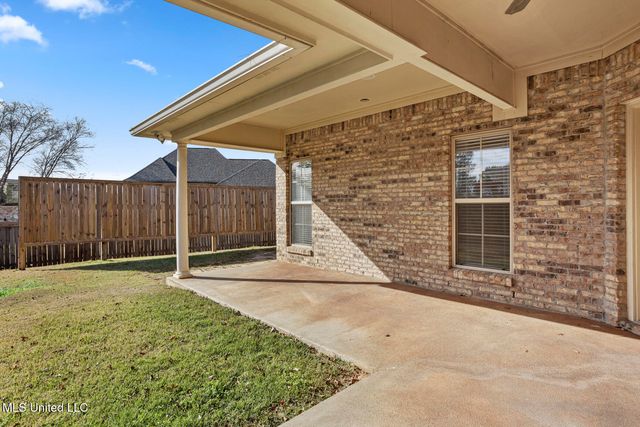 326 Lasalle Court, Flowood, MS 39232