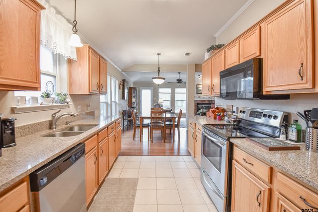 10813 Southern Trace, Flint, TX 75762